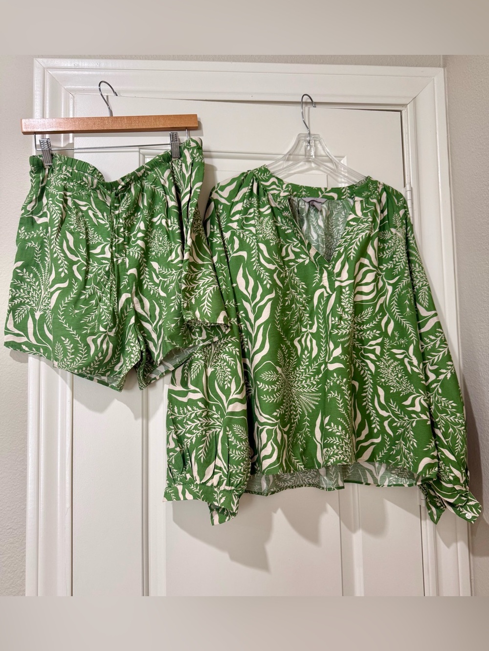 H&M matching green floral set, Top M, Shorts L, Like New